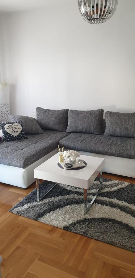 זאגרב Apartman Aura מראה חיצוני תמונה